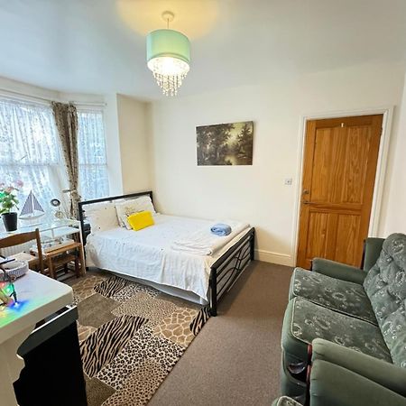 Big Private Room In Town Centre إيستلي المظهر الخارجي الصورة