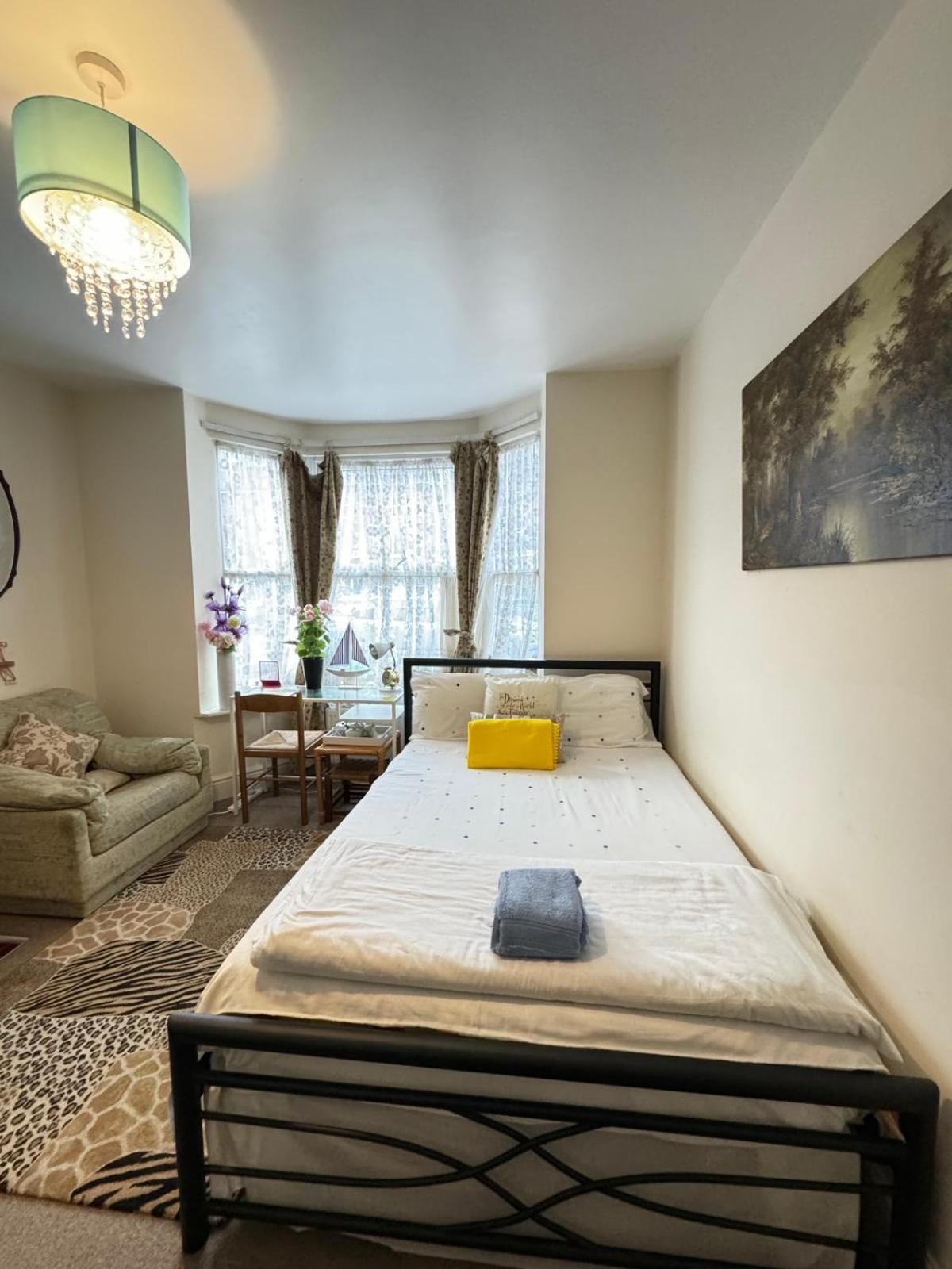 Big Private Room In Town Centre إيستلي المظهر الخارجي الصورة
