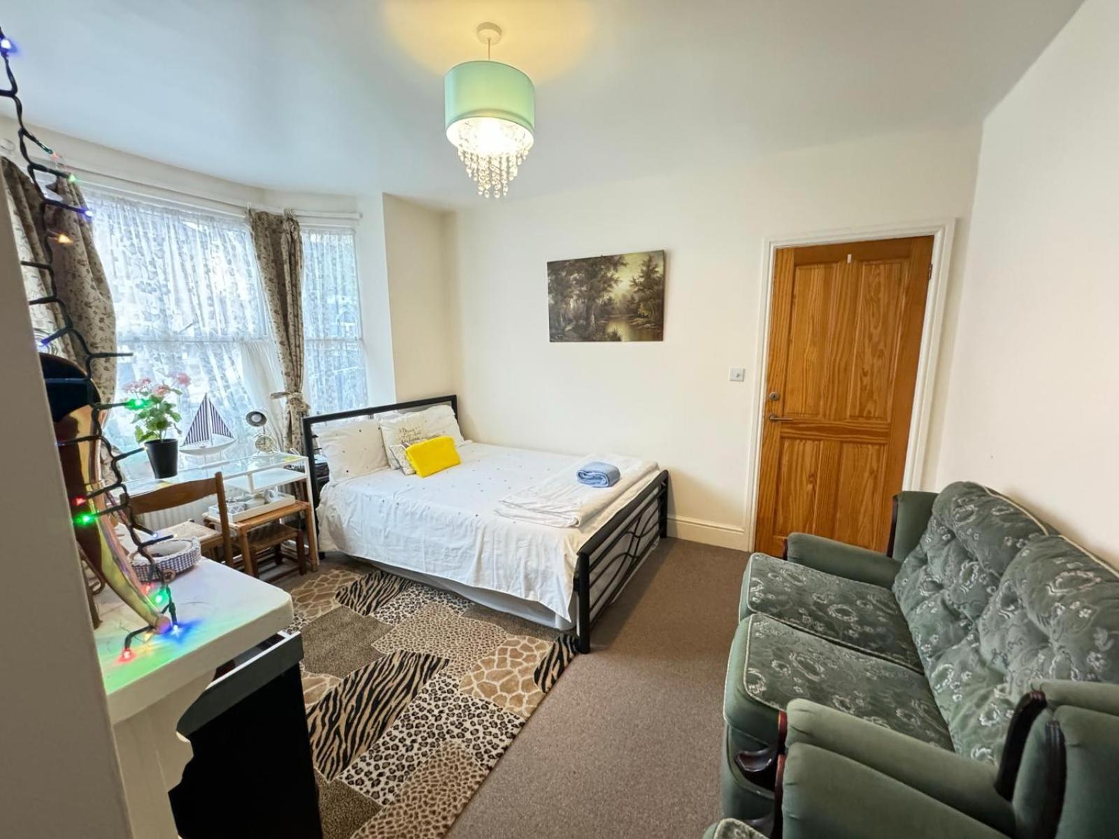 Big Private Room In Town Centre إيستلي المظهر الخارجي الصورة